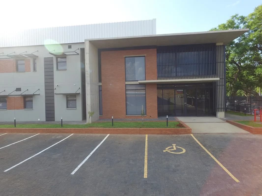 Dr Andries Meter Oogspesialis / Eye Specialist in Rustenburg CBD