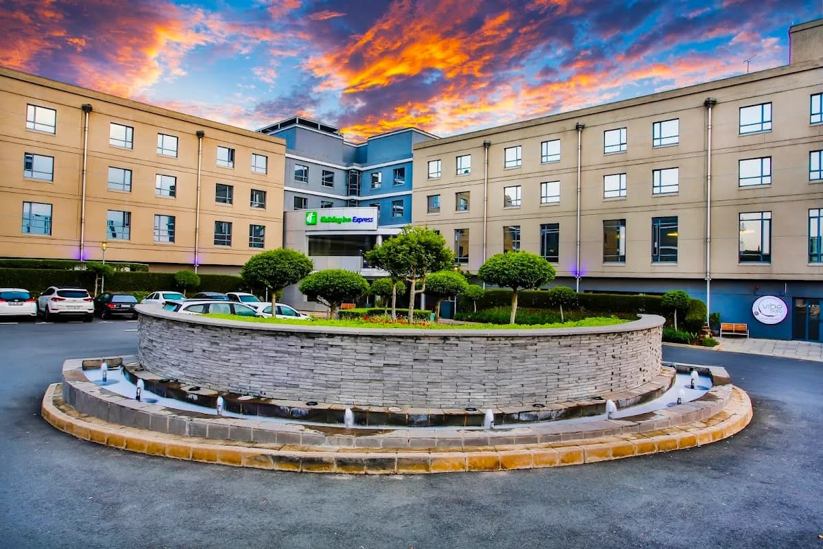 Holiday Inn Express Sandton - Woodmead by IHG in Sunninghill