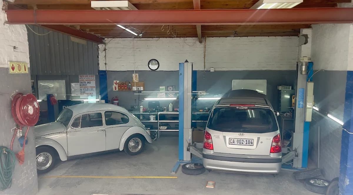 Canterbury Car Service in Camps Bay