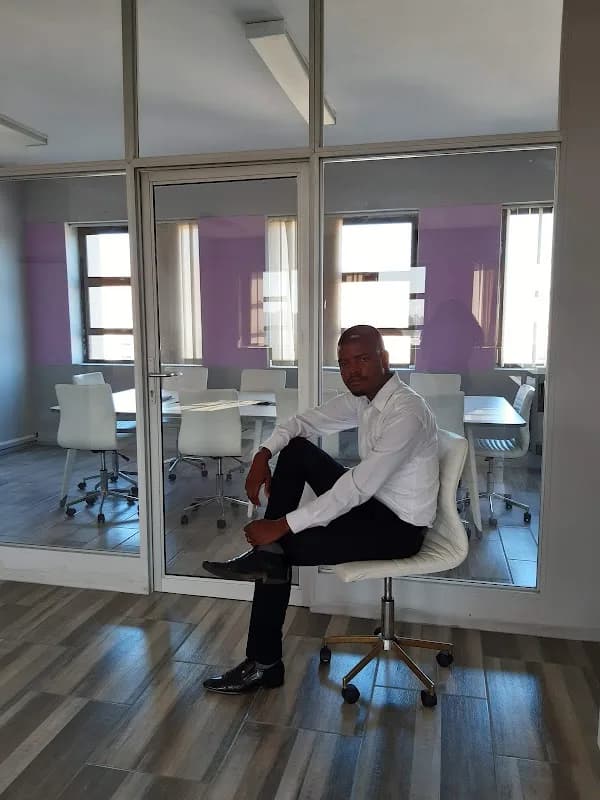 Strategy Consult in Alexandra