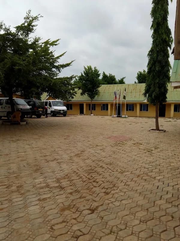 Bill Clinton College in Karu
