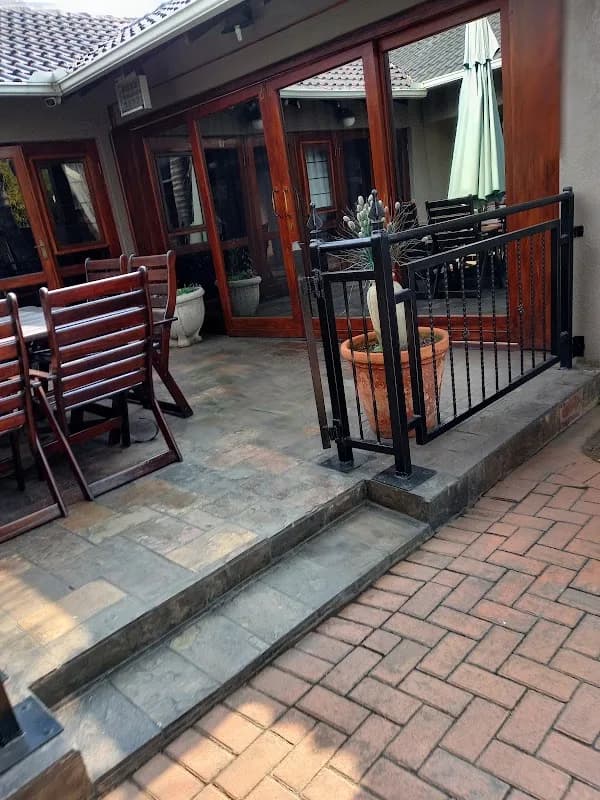 Dvine guesthouse in eMalahleni CBD