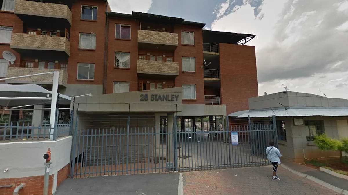 28 Stanley Apartments - Milpark, Johannesburg. in Parktown