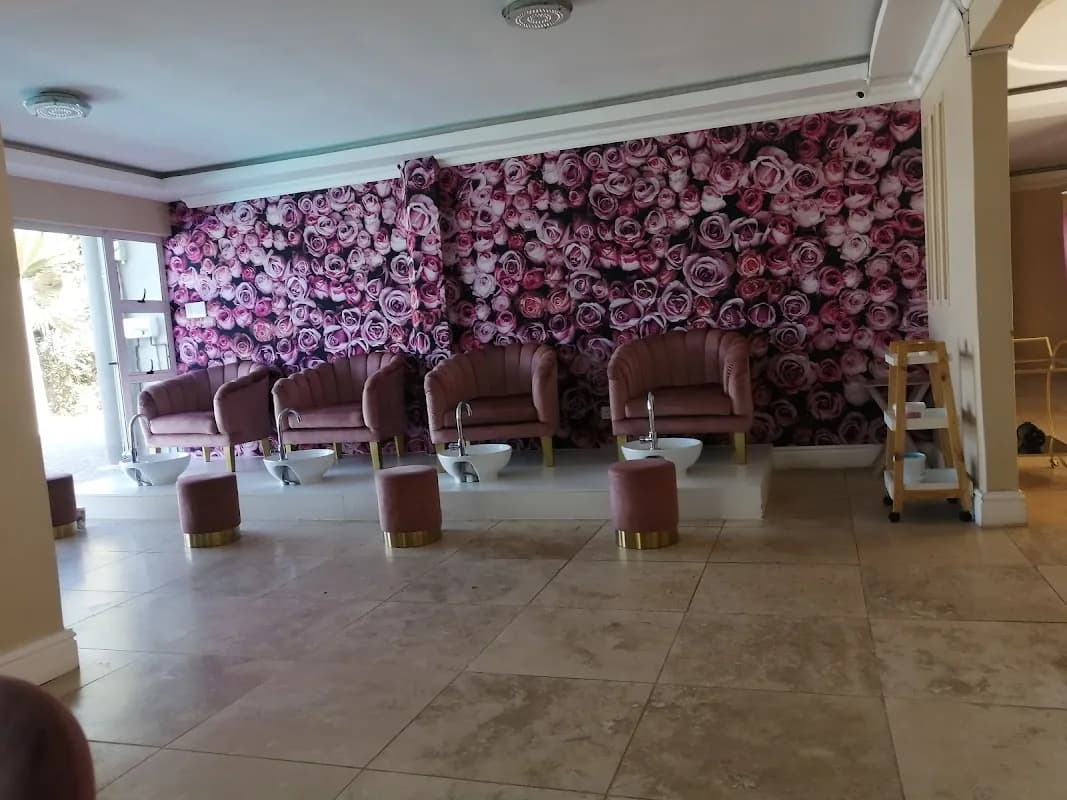 Elle Posh Nails & Beauty Spa in La Lucia
