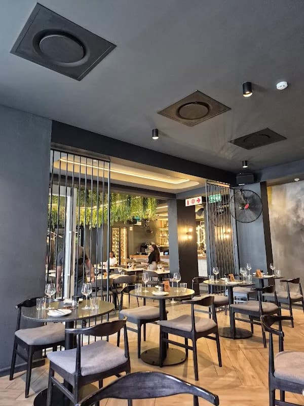 Therapy Restaurant in Gardens