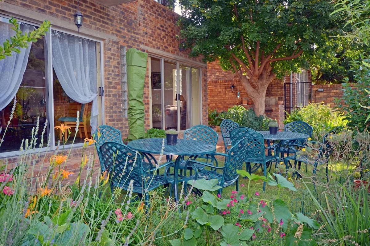 B&B on 8th Avenue in Melville