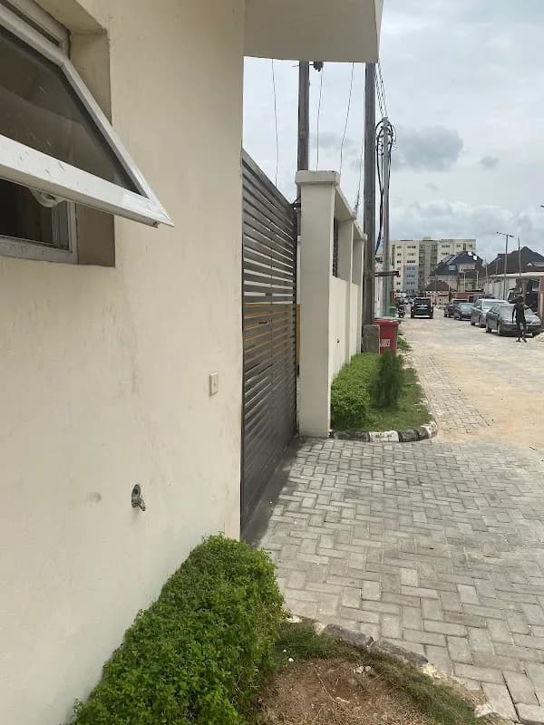 P2vest in Ajah