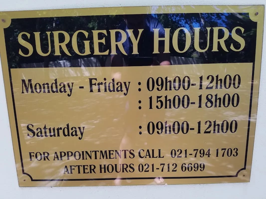 Dr Laurence Cohen and Associates in Constantia
