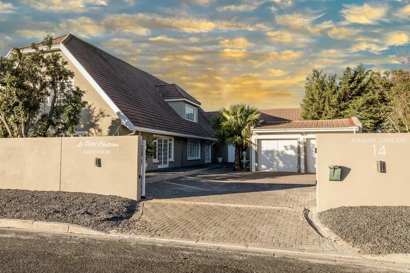 Le Petit Chateau Guest House in Durbanville