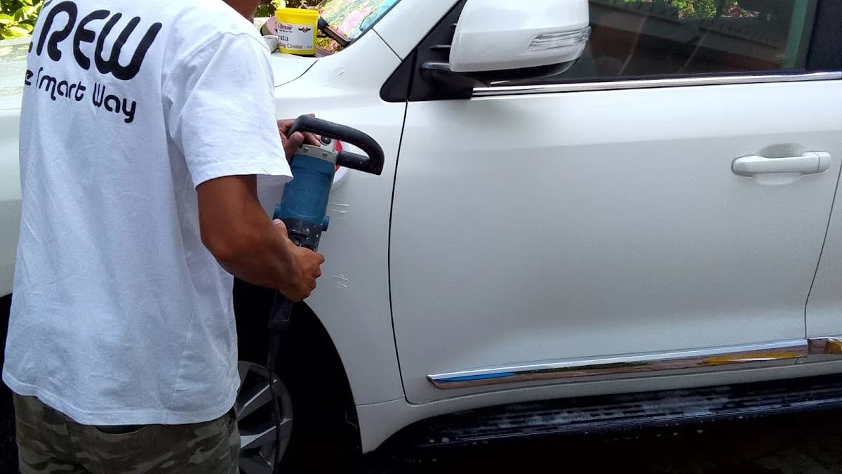 2 U Smart Repairs in Wynberg