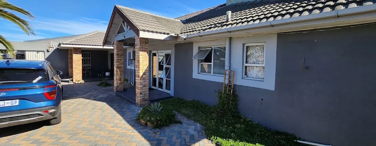 234a On Main (Prof AB Stuurman kaNxuba BnB) in Gugulethu