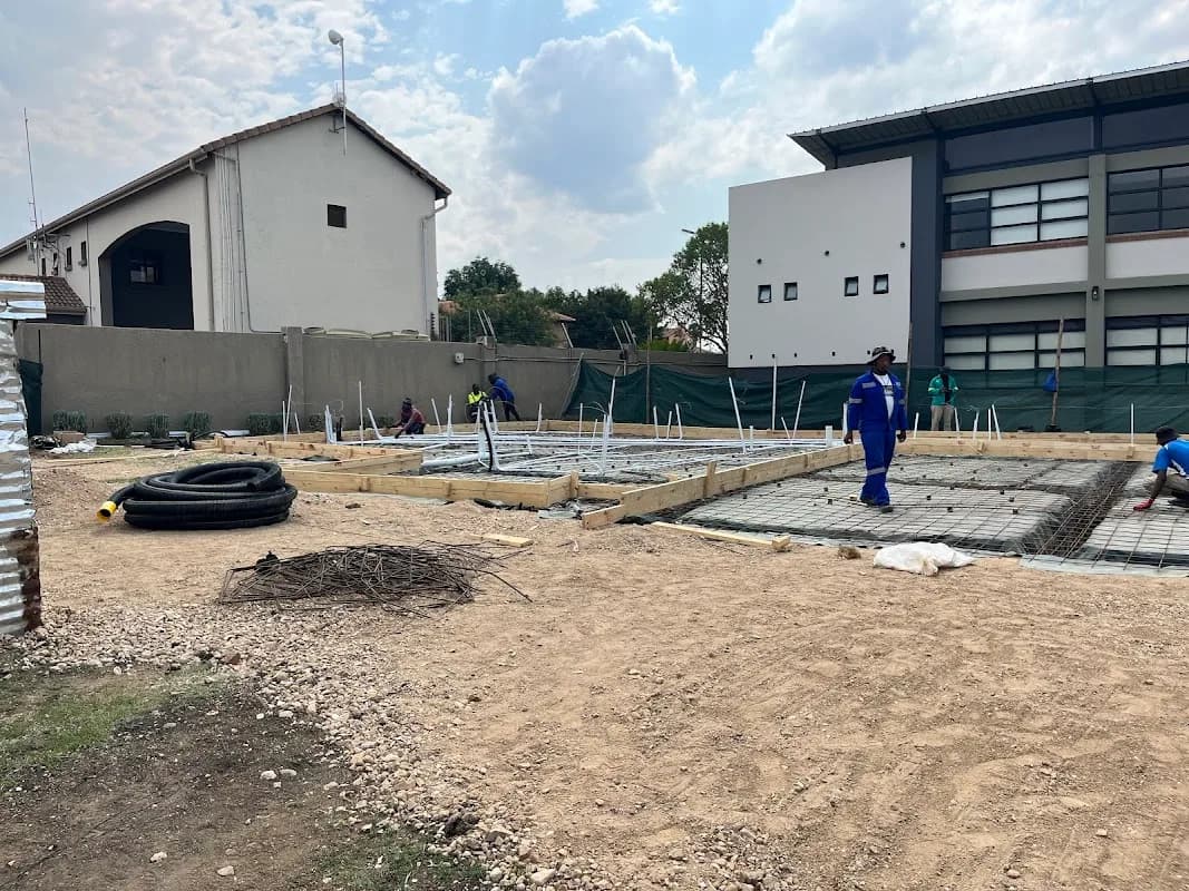 Sakhizwe BNV Construction in Flora Park