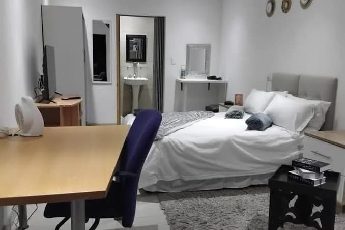 Klerksdorp Flamwood Central Apt - One-Bedroom Apartment in Flamwood