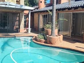 Restfull guest house in Roodepoort