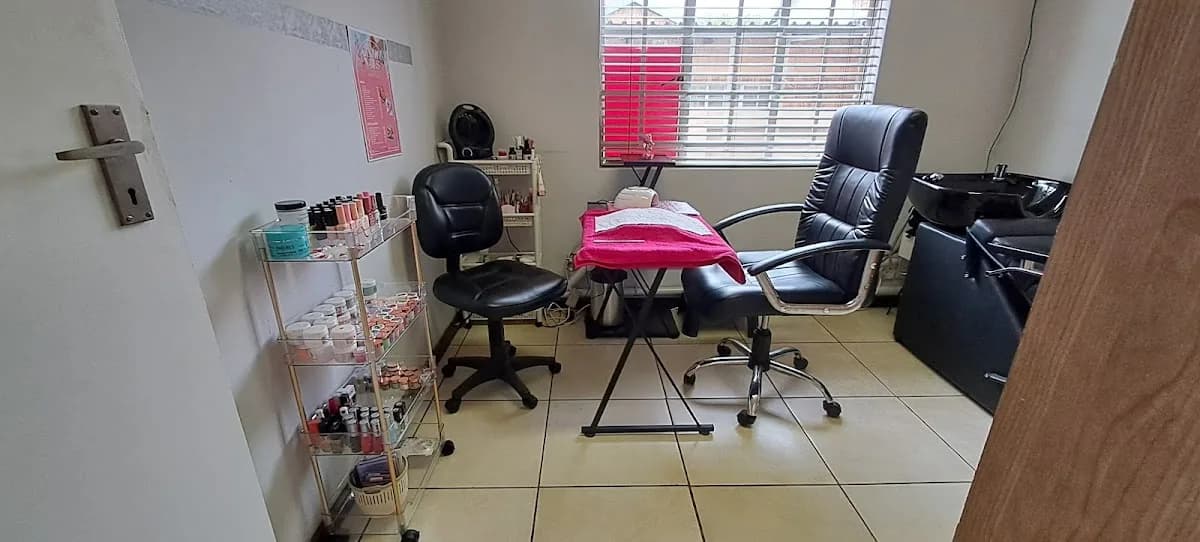 Glow Beauty & Threading in Wierda Park