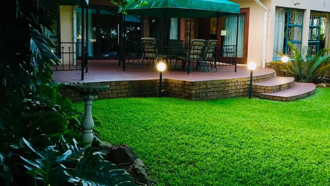 House Ebony B&B in Madadeni