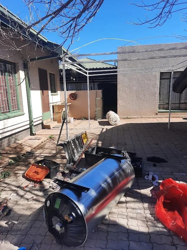 LLL CONTRACTORS in Mangaung