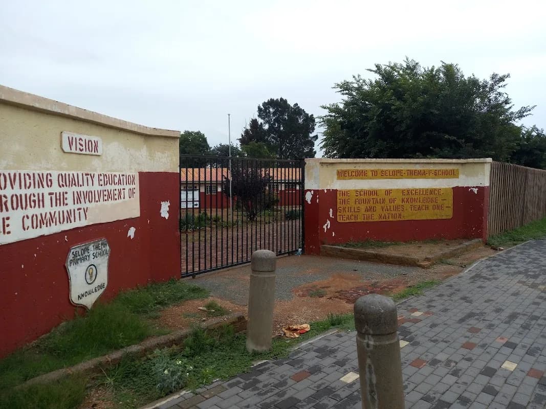 Selope Thema Primary School in Orlando
