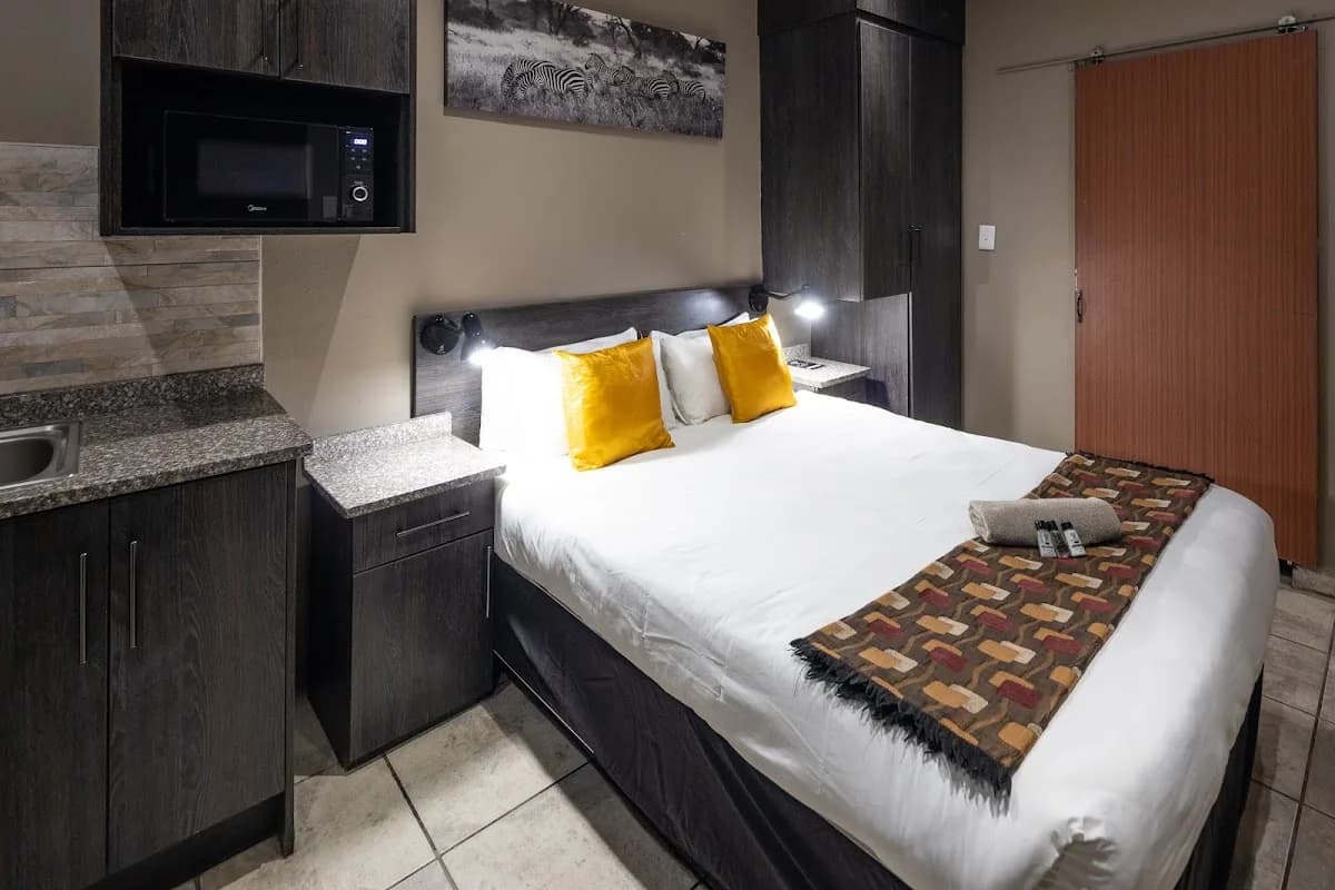 La Lucia Guesthouse Lephalale in Lephalale CBD