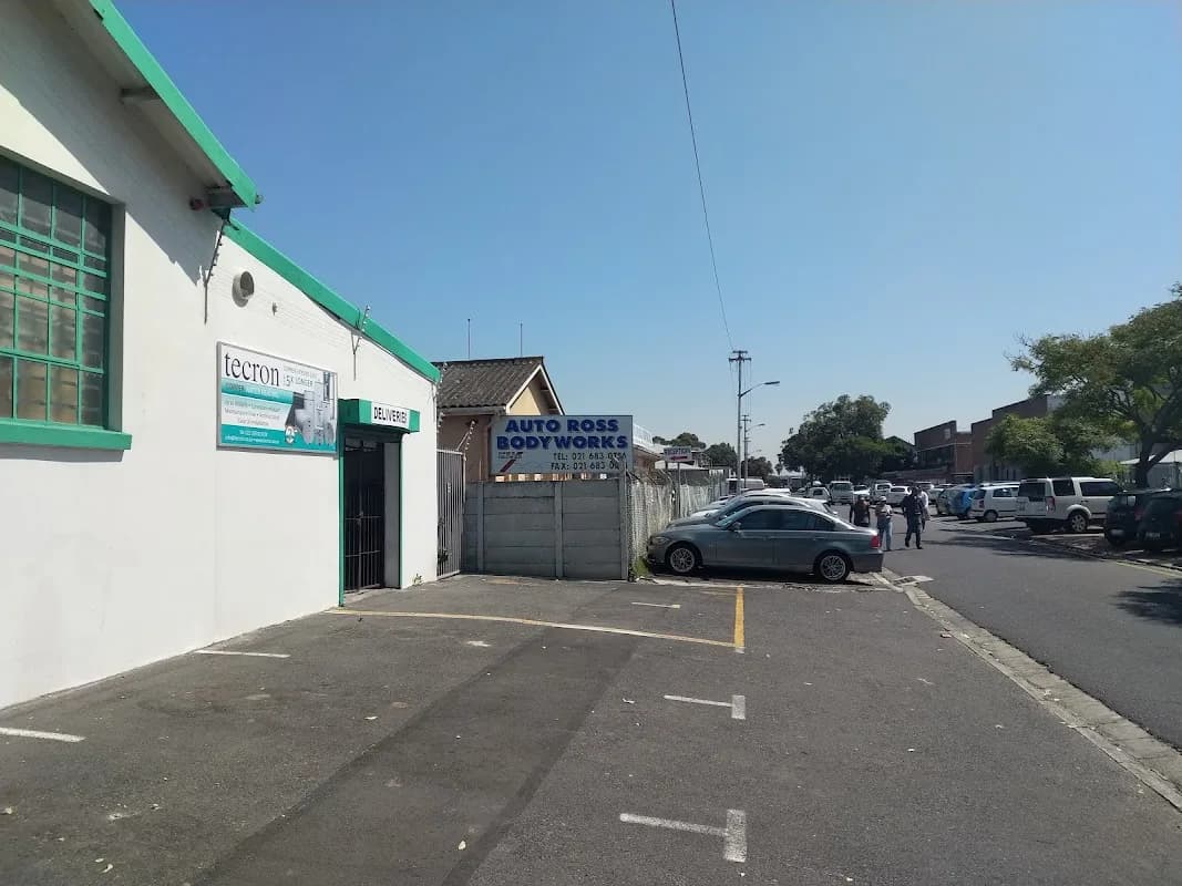 Auto-Ross Bodyworks in Claremont