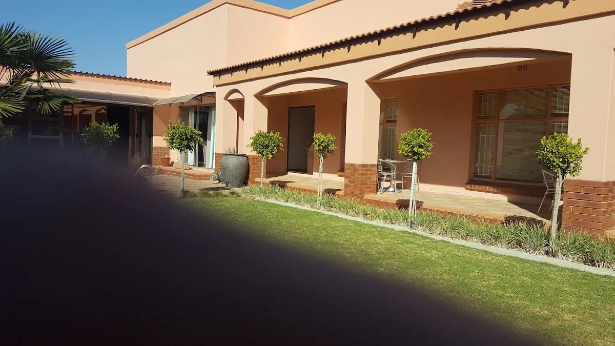 Monarch House & Self-Catering in Riebeeckstad