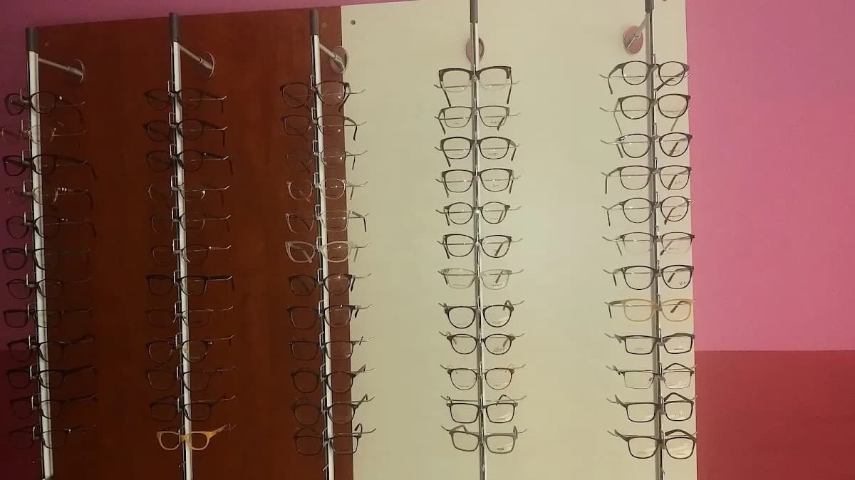 PG TLOWANE OPTOMETRIST in Mokopane CBD