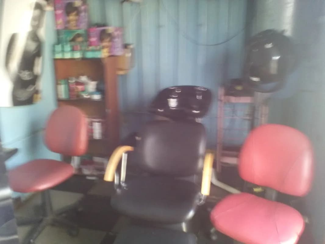Brian's hair salon in Pimville
