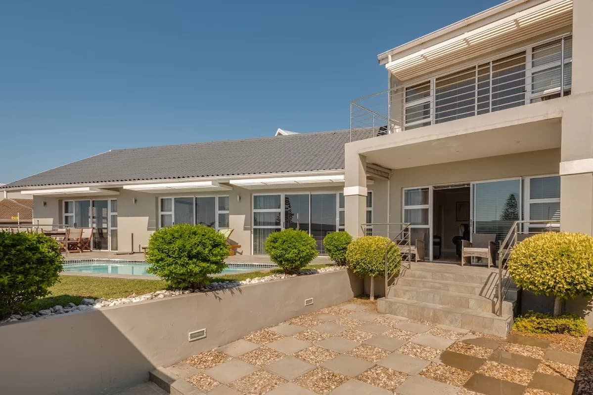 Harbour Cottages, Humewood in Humewood