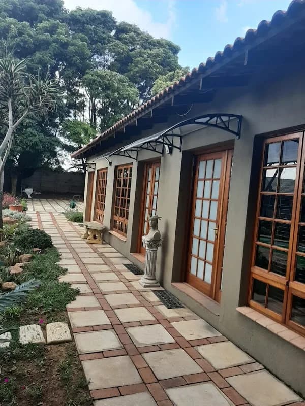 Allo-Allo Bed and Breakfast in Parkrand