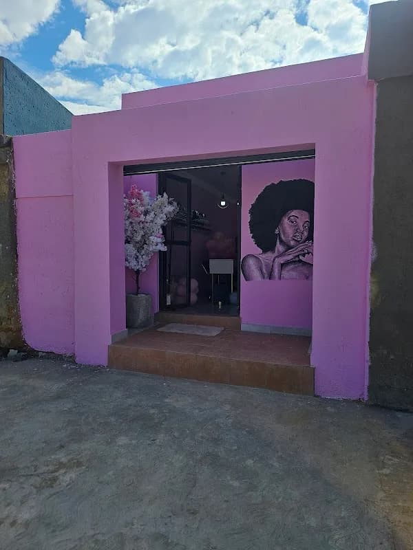 Nail and brow beauty spa in Soweto