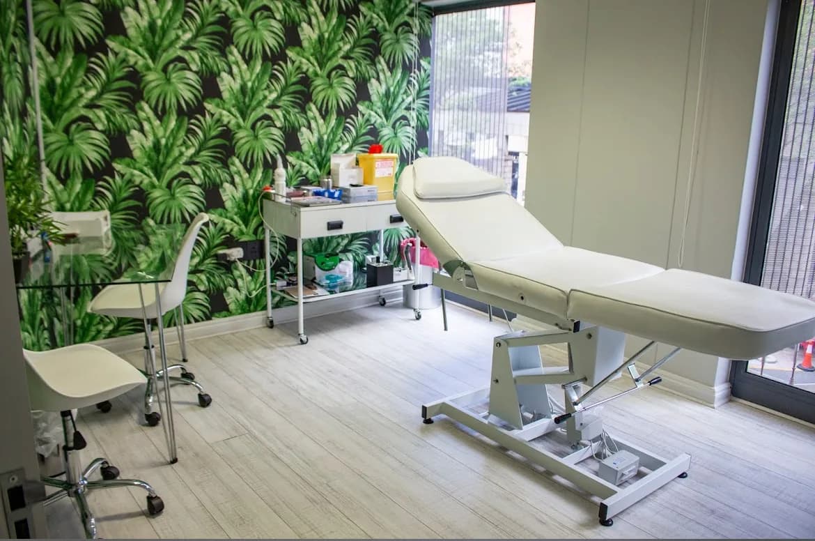 Dr. J van Aswegen in Melrose