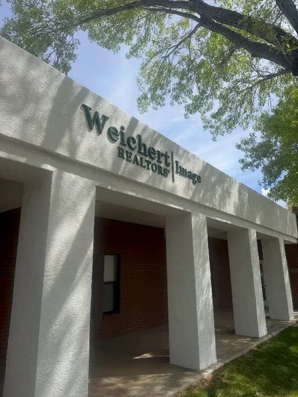 Glenn Sveum, Weichert Realtors, Image in Uptown / Journal Center