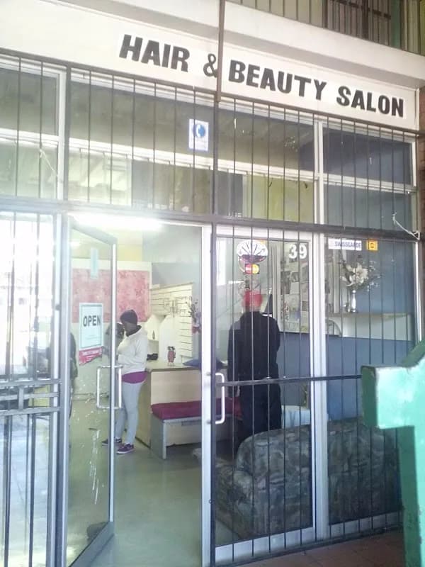 Hair & Beauty Salon in Tlhabane