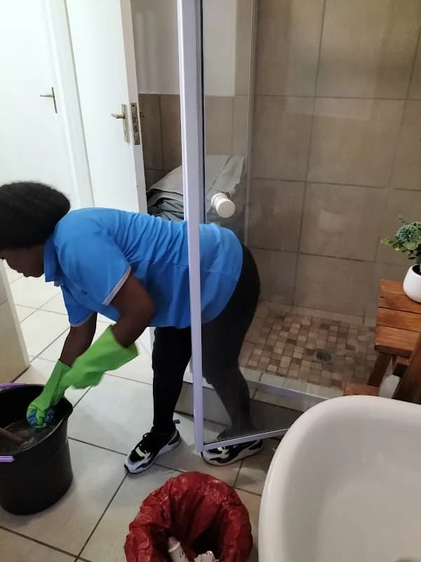 AusiT cleaning services in Bendor