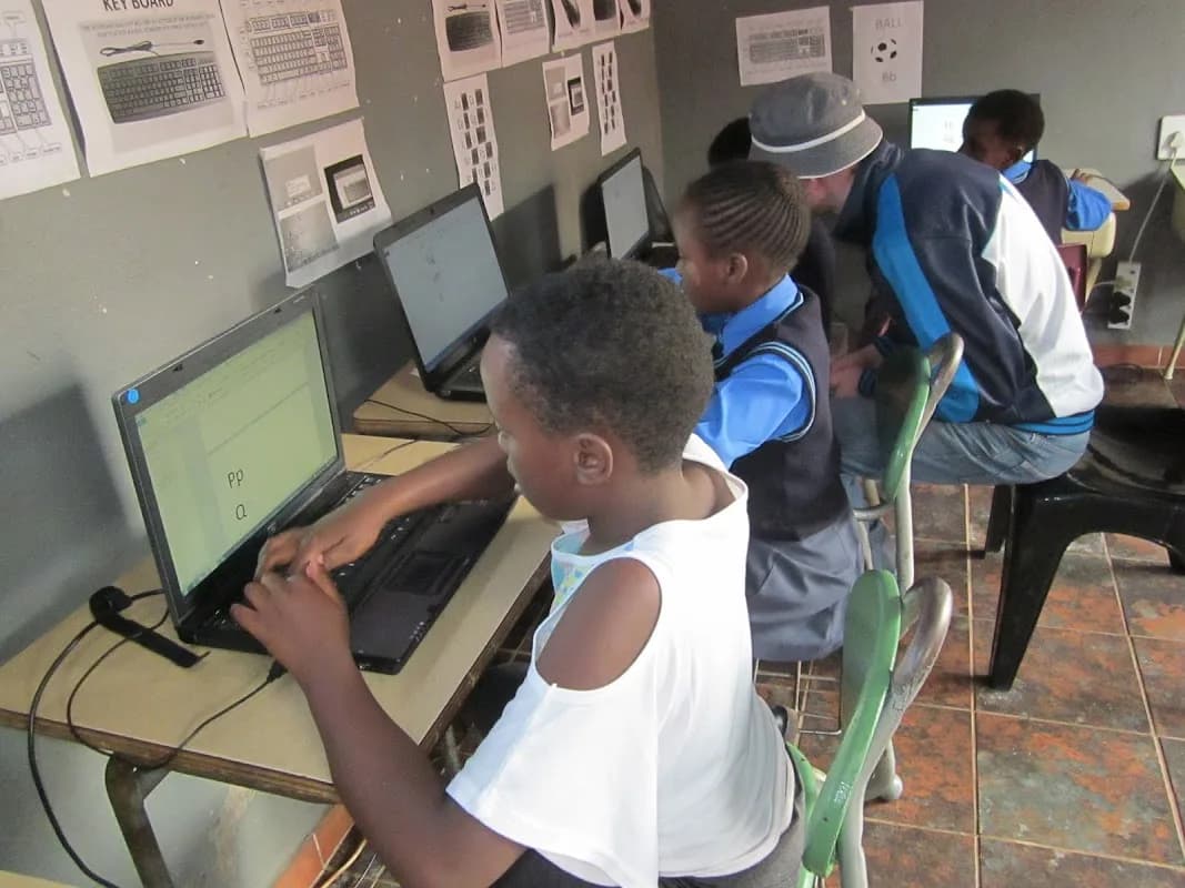 Ndinisa Computer SP in Middelburg CBD