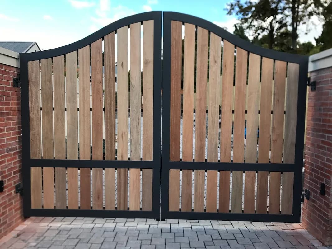 Glow Innovations Electronics: Gate Motors, Electric Fencing, Gate Automation, Intercoms & Driveway Gate Motors in Wynberg