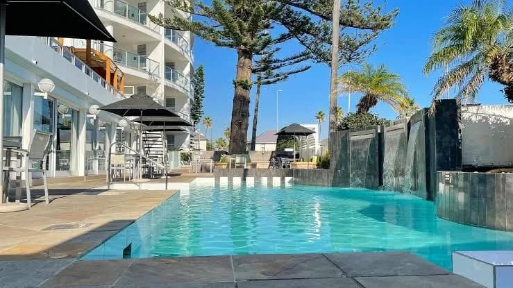 The Peninsula All-Suite Hotel in Clifton