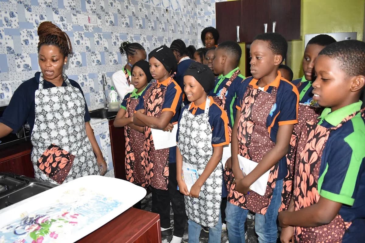 ALPHA ACADEMY ABUJA - CRECHE NURSERY PRIMARY SECONDARY in Abaji