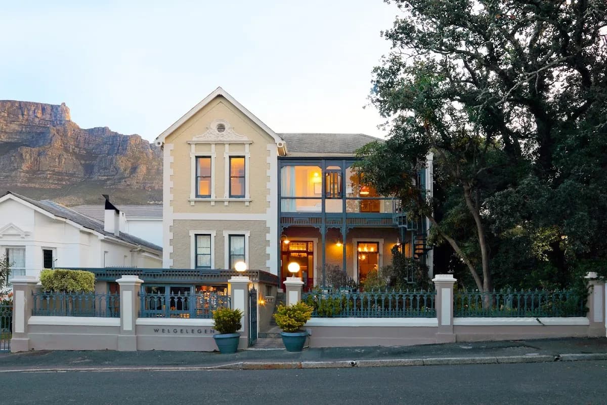 Welgelegen House by RETURN Africa in Gardens