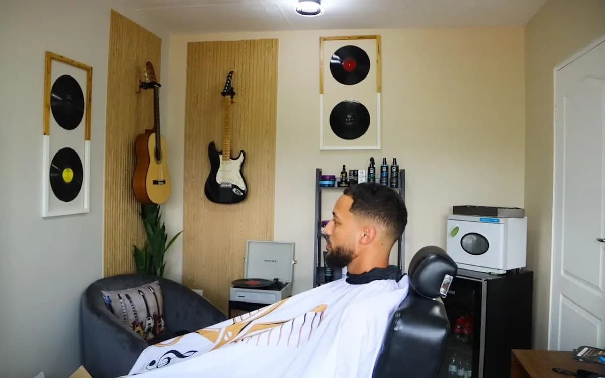 Rhythm and Razor Barbershop in Lynnwood