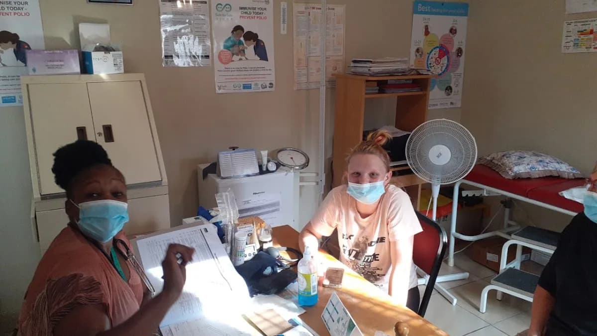 Hatendi mother and child in Krugersdorp CBD