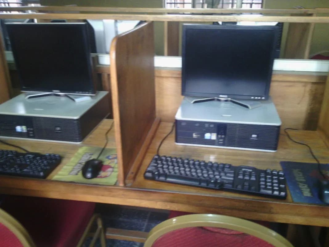COMPUTER ENGINEER & MOBILE PHONE REPAIRING in Agege