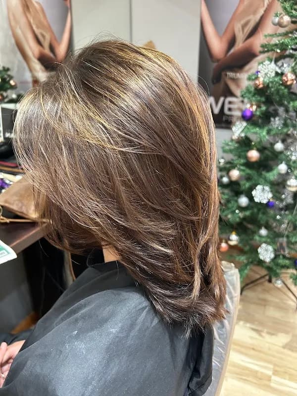 Essence Hair and Beauty in Somerset West CBD
