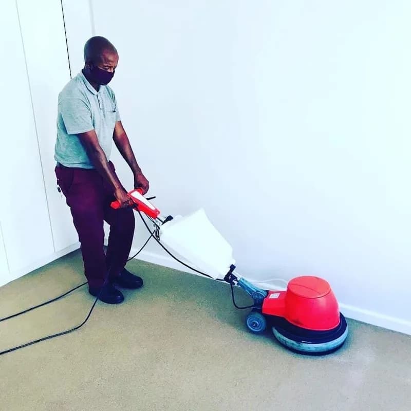 Stellies Cleaning in Die Boord