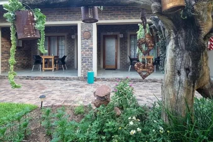 Stevenski's Guesthouse in Marapong