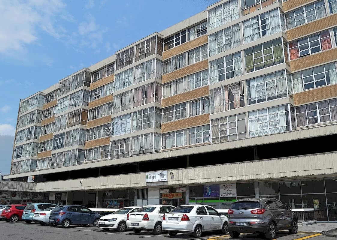 Glendower Place Shopping Centre & Apartments in Edenvale