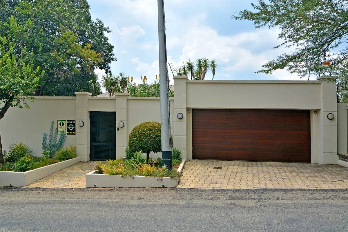 Garden Villa Guest House in Craighall