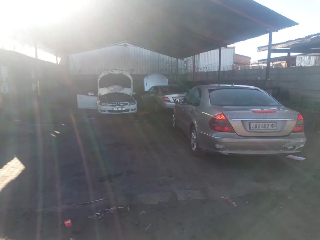 S & S Motor Mechanics Panelbeating & Auto Pty Ltd in Del Judor