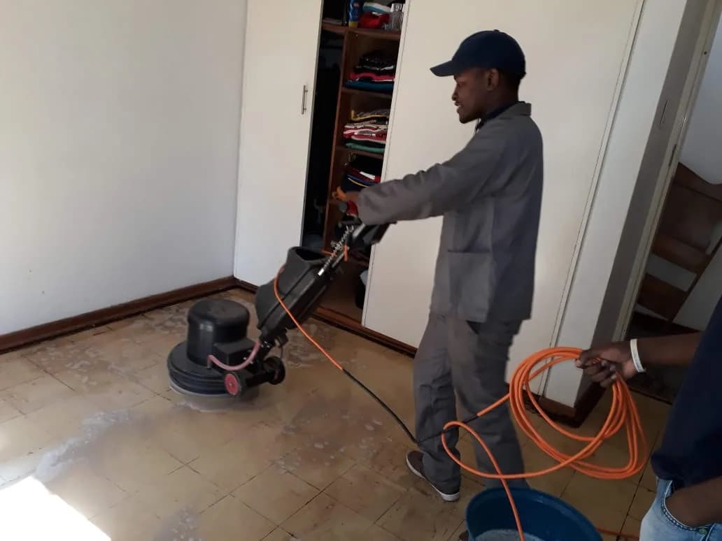 small's cleaning services in Bendor