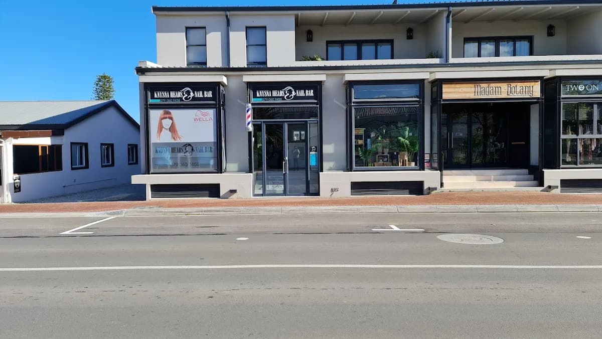Knysna Heads & Nail Bar in Knysna CBD